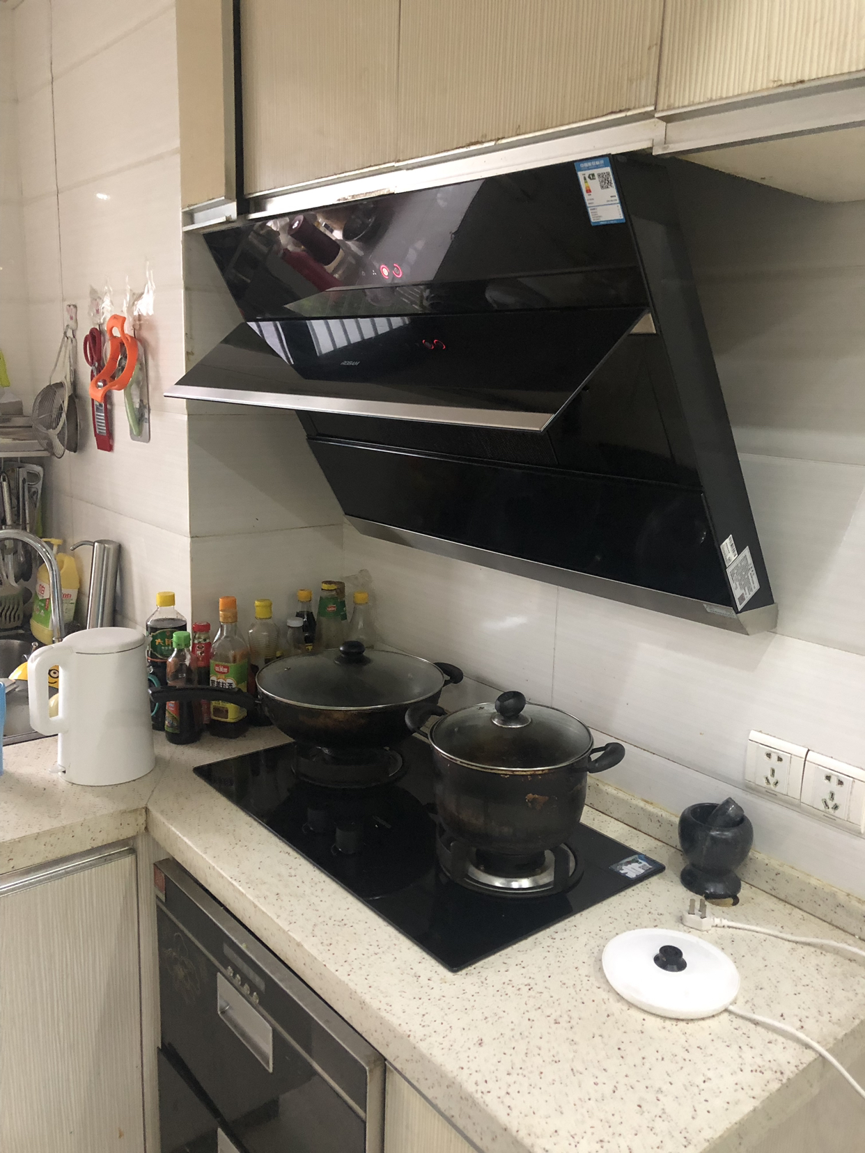 RANGE HOOD——这款奢华设计风格的抽油烟机一定能改善厨房的氛围 - 普象网