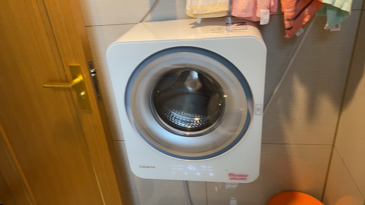 海尔滚筒白色洗衣机