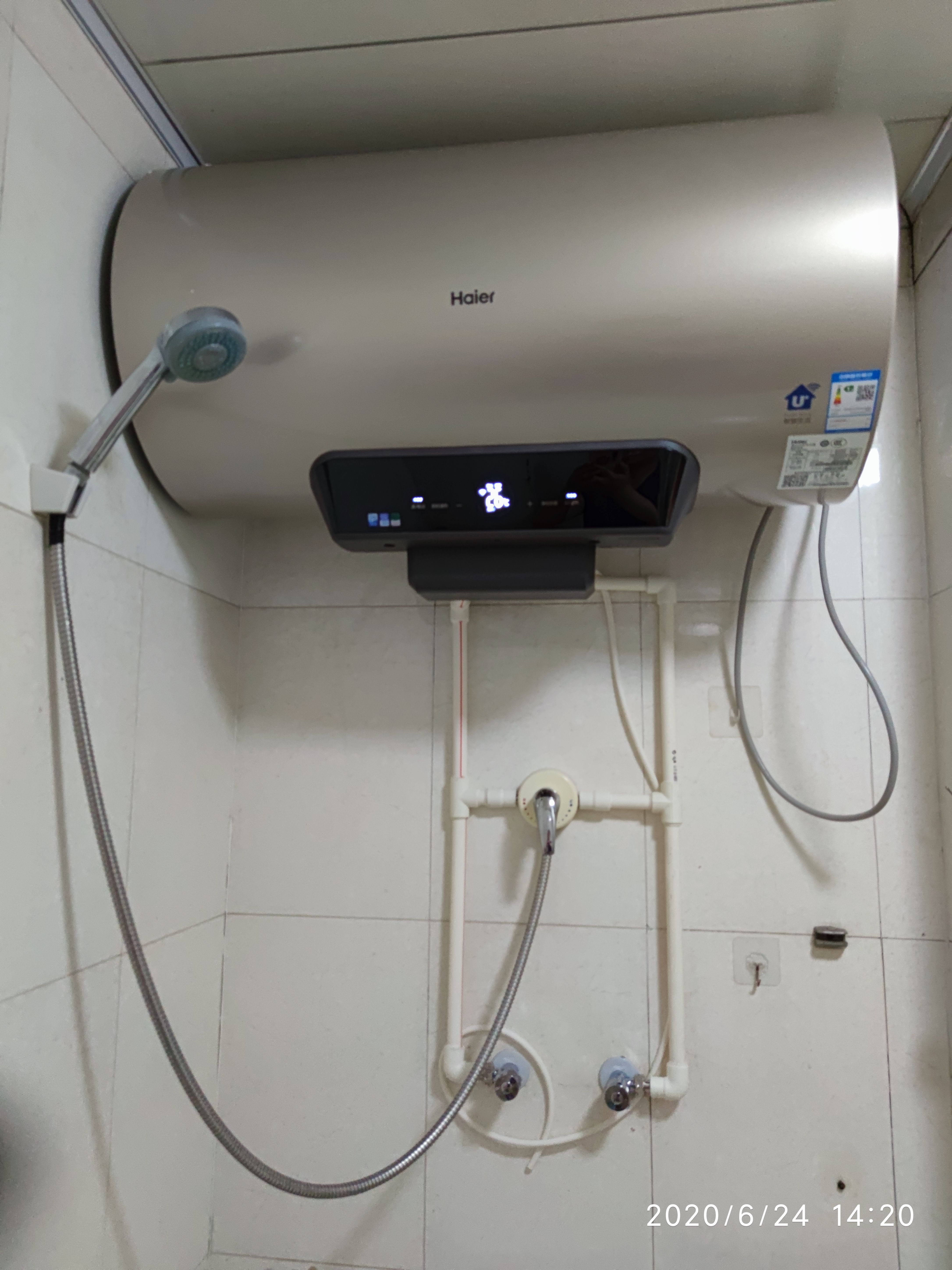 海尔热水器es60h-cq3,海尔热水器es60h-ty3 热水器3d速热 6倍增容 智能预约速热储水式物联净水洗 一级能效60升