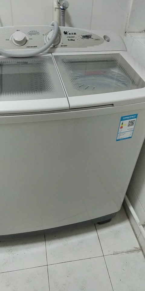 3、小天鹅洗衣机维修方法：小天鹅洗衣机不排水，显示屏显示
