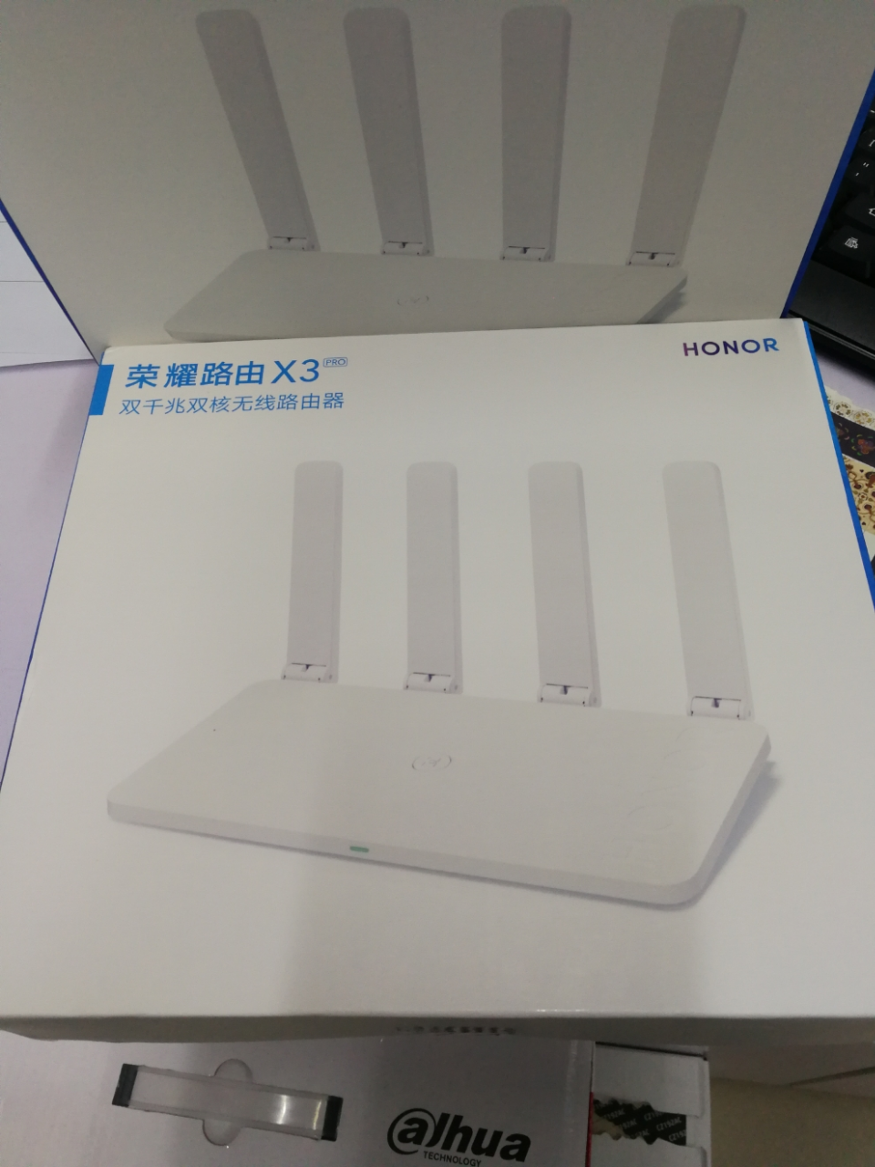 荣耀路由器x3 pro定制款cd37无线路由器白色华为hilink智能app家居 5g