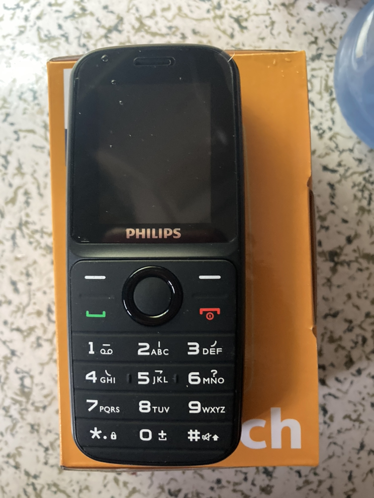 飞利浦(philips e109c 陨石黑 环保材质 防尘 直板按键老人机 电信