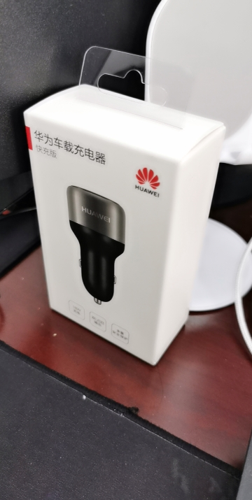 huawei/华为原装正品18w车载充电器 9v2a快充车载点烟器usb一拖二充电