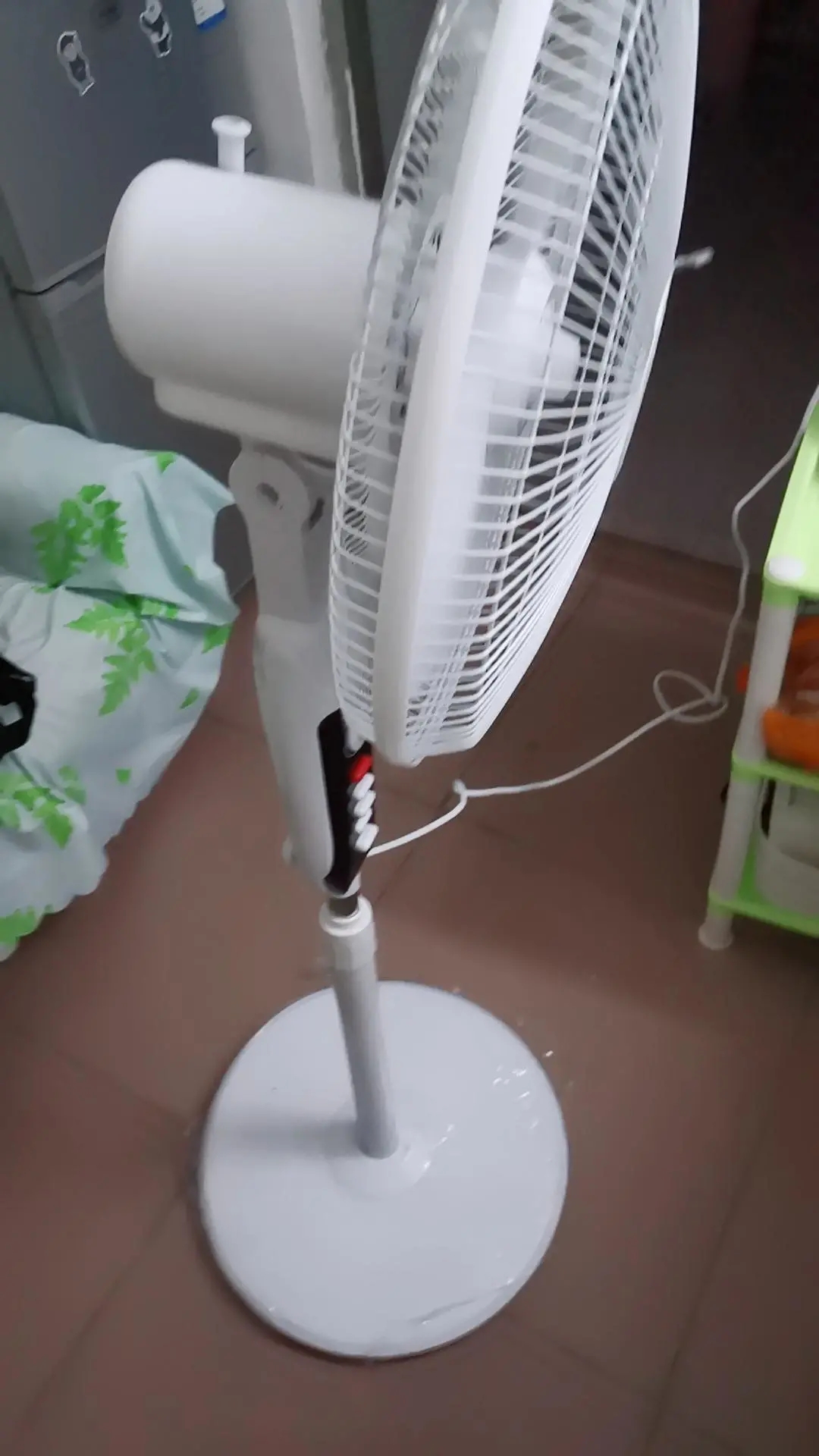 电风扇 空气循环扇电风扇家用落地扇音轻机械 立式风扇台式宿舍电扇