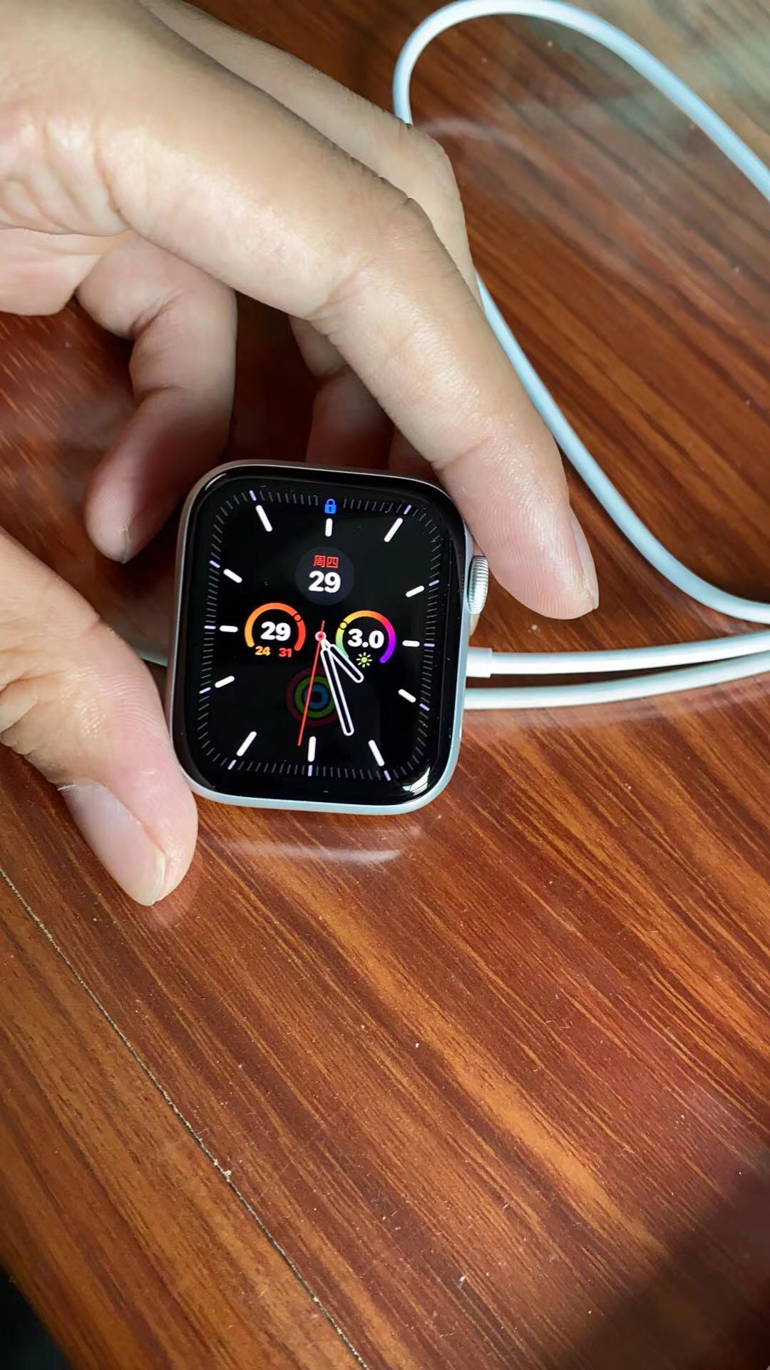 2023年新款 苹果 Apple Watch Series 9 (GPS + 蜂窝网络) 41 毫米星光色铝金属表壳 星光色运动型表带 苹果手表S9晒单图