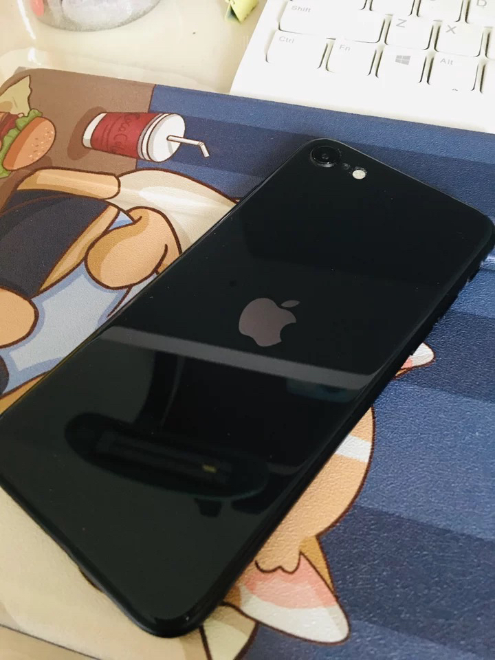 [全新正品]苹果(Apple) iPhone SE2 黑色 64GB 移动联通电信4G手机 海外版有锁配合卡贴解锁[裸机]晒单图