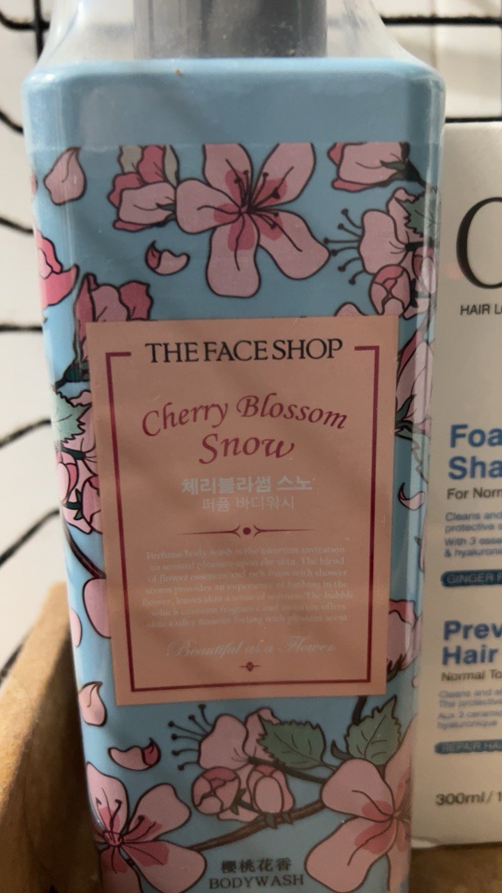 菲诗小铺/THE FACESHOP 和风樱雪香水沐浴露500ml(清新花果香)活力洁肤晒单图