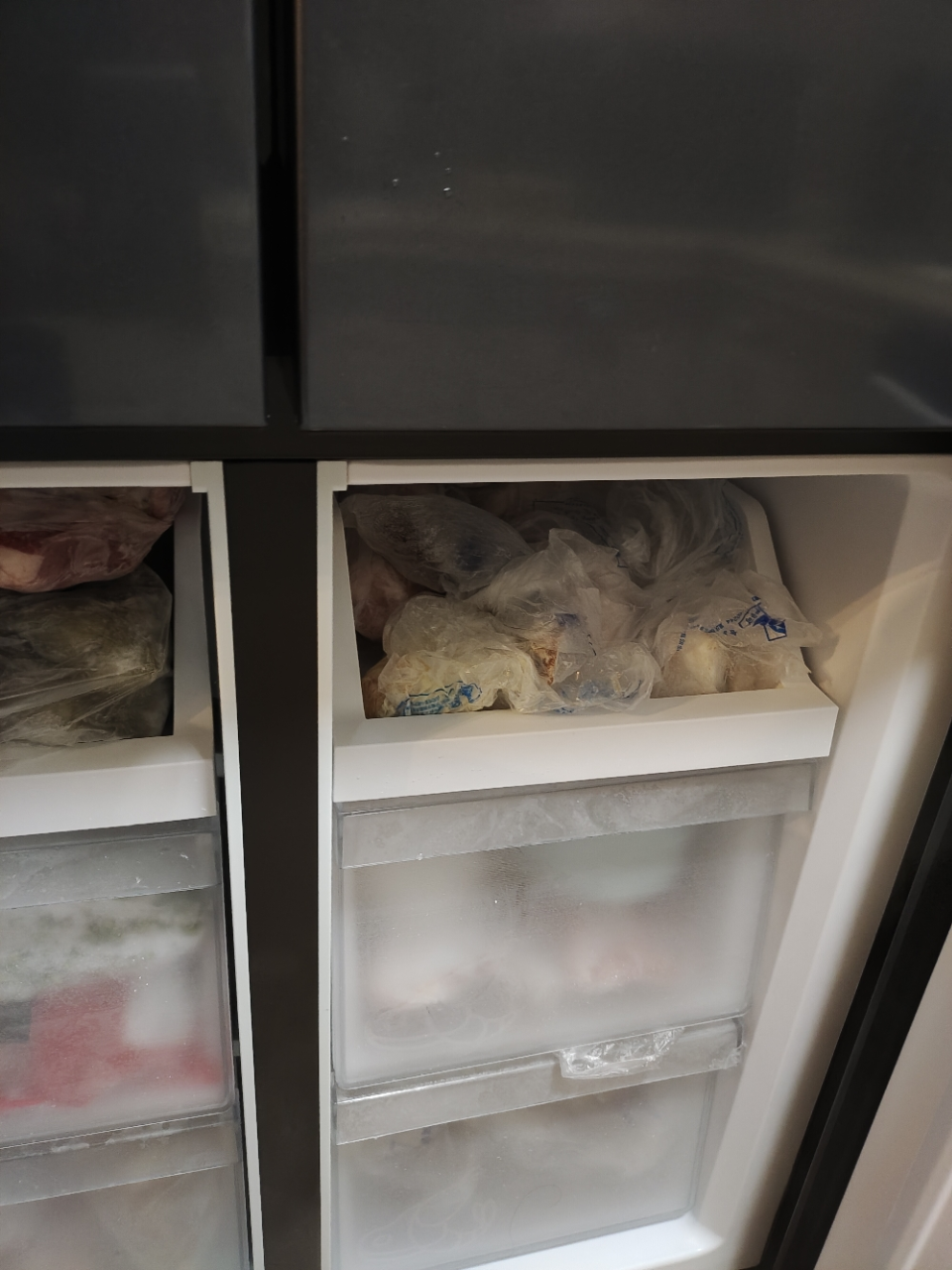 统帅(leader)海尔出品 469升十字门冰箱 一级双变频 黑金净味 母婴嵌入冰箱 BCD-469WGLTDEDBX晒单图