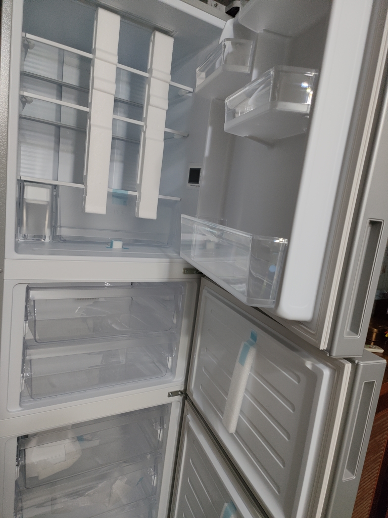 松下三门冰箱NR-EC30AX1-S 303L宽幅变温室 银离子抗菌 自动制冰 风冷无霜变频WIFI智能银色一级能效晒单图