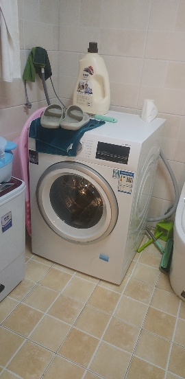 西门子(SIEMENS)9公斤滚筒洗衣机 专业除菌 护肤深色洗程序 高温筒清洁 WG42A2Z01W晒单图