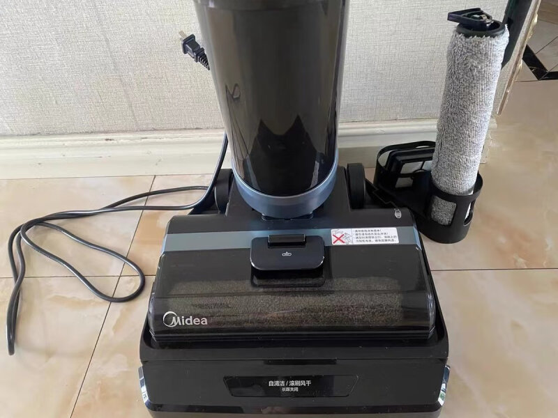 美的(Midea)洗地机G4 Pro 家用智能扫拖自动清洗杀菌洗拖地一体机 活水自清洁 手持无线清洁机晒单图