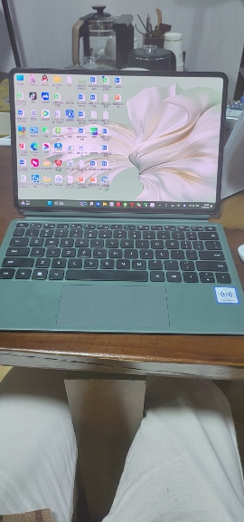 HUAWEI/华为笔记本MateBook E 2023款 OLED全面屏win11二合一酷睿i7学习办公平板电脑[WiFi版]16G+1TB 原野绿键盘晒单图