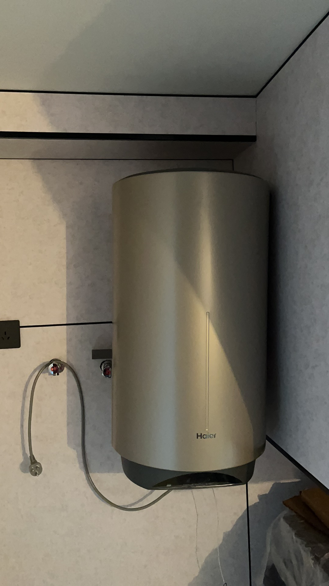 海尔(Haier)电热水器60升小尺寸壁挂立式竖式3000W变频速热预约洗浴一级能效WIFI控制晒单图
