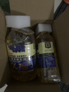 [直降]一级亚麻籽油2.7Lx2瓶(10斤)食用油 俄罗斯进口原料 富含亚麻酸晒单图