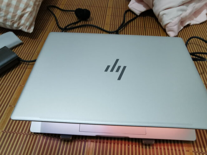 惠普(HP)星Book Pro 14英寸轻薄本办公笔记本电脑(13代i5-13500H标压 16G内存 1TB固态 2.8K 90Hz OLED全感屏)月光银晒单图