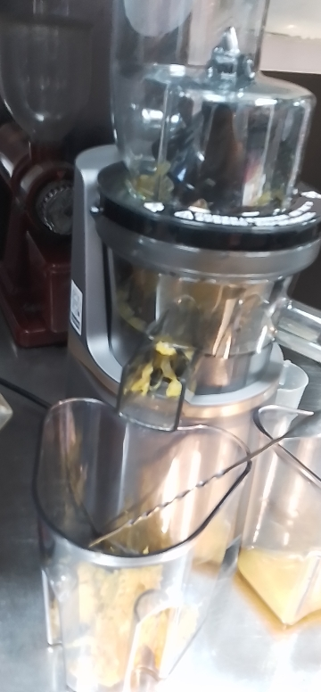 九阳(Joyoung) 榨汁机 家用全自动 原汁机果蔬机果汁机汁渣分离多功能水果机电器官方旗舰店正品Z8-V82晒单图