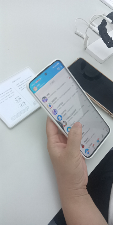 荣耀(honor) 荣耀90 16GB+512GB 星钻银 5G全网通 2亿超清影像 66W智慧超级快充 骁龙782G 移动联通电信全网通智能游戏拍照官方原装正品手机荣耀90晒单图