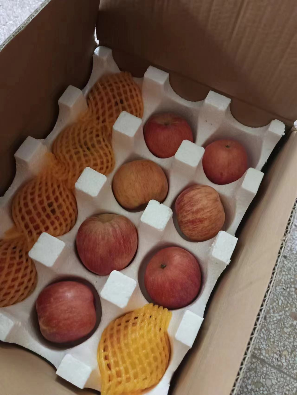 [西沛生鲜]正宗陕西洛川红富士苹果 净重4.5斤 中果 13-14枚 新鲜时令水果当季整箱晒单图