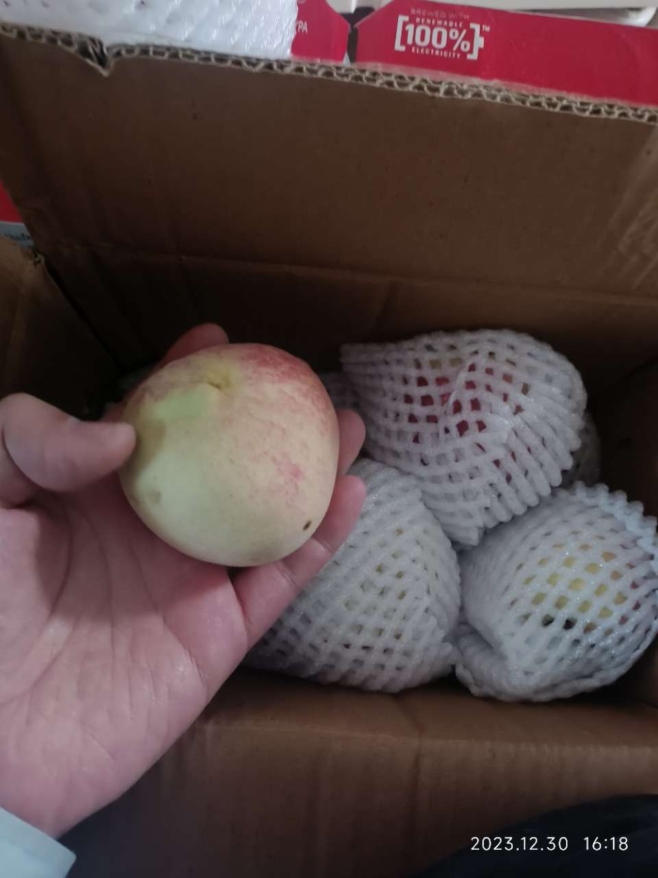 [苏鲜生] 新鲜水蜜桃 蜜桃新鲜水果 净重3斤装 中果 应季现摘脆甜毛桃子 整箱晒单图