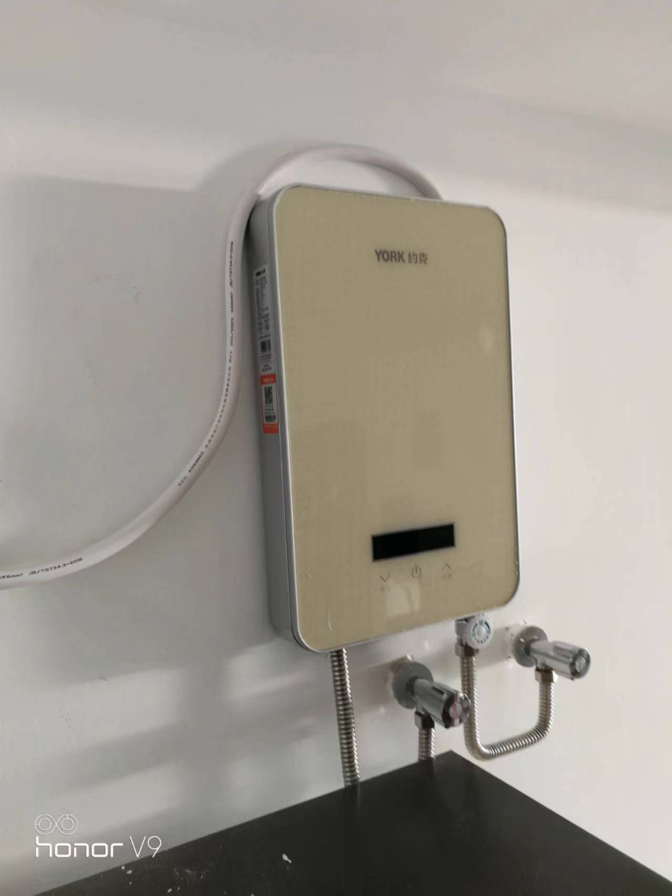 约克(YORK)即热式电热水器YK-DJ3金免储水速热式小型家用厨房发廊淋浴器智能变频恒温大水量6500W晒单图