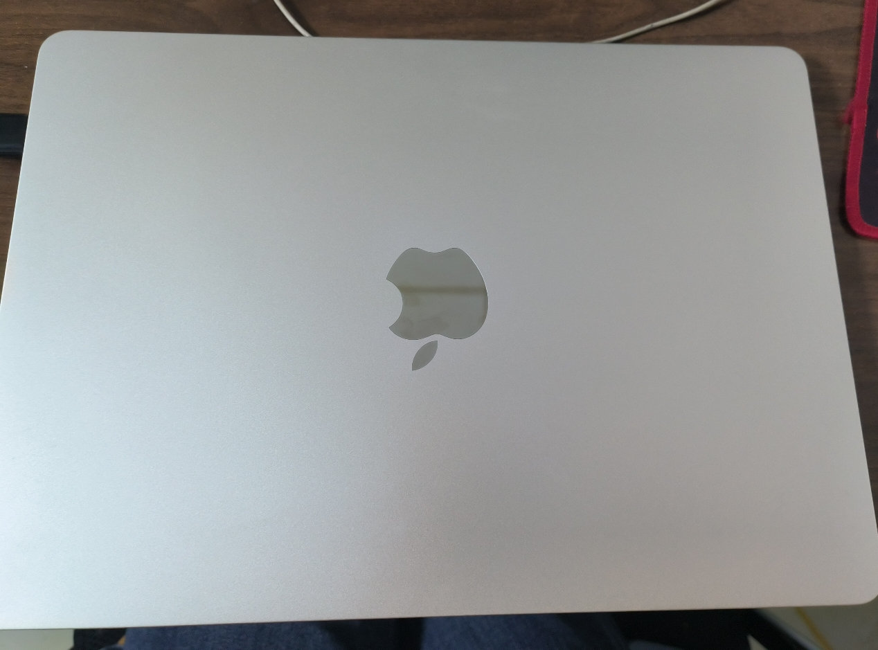 2022 款 Apple 13.6英寸 MacBook Air M2处理器 8GB 256GB 笔记本电脑 轻薄学习办公笔记本电脑 银色 MLXY3CH/A晒单图