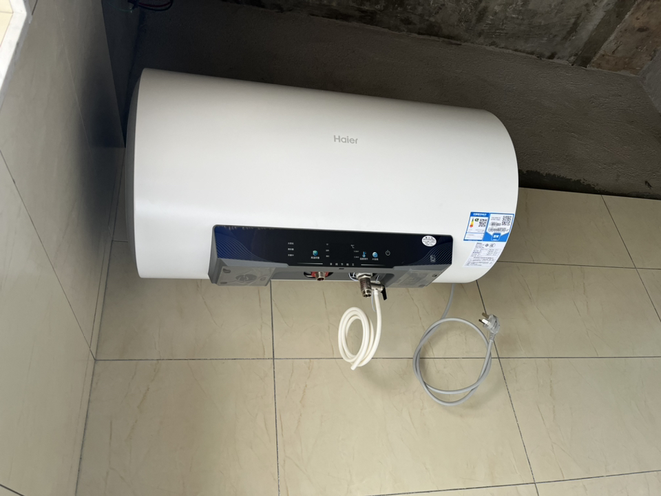 [新品]海尔(Haier)电热水器80升2200W/3300W变频速热 7倍增容一级能效WIFI智控家用淋浴 PT102晒单图