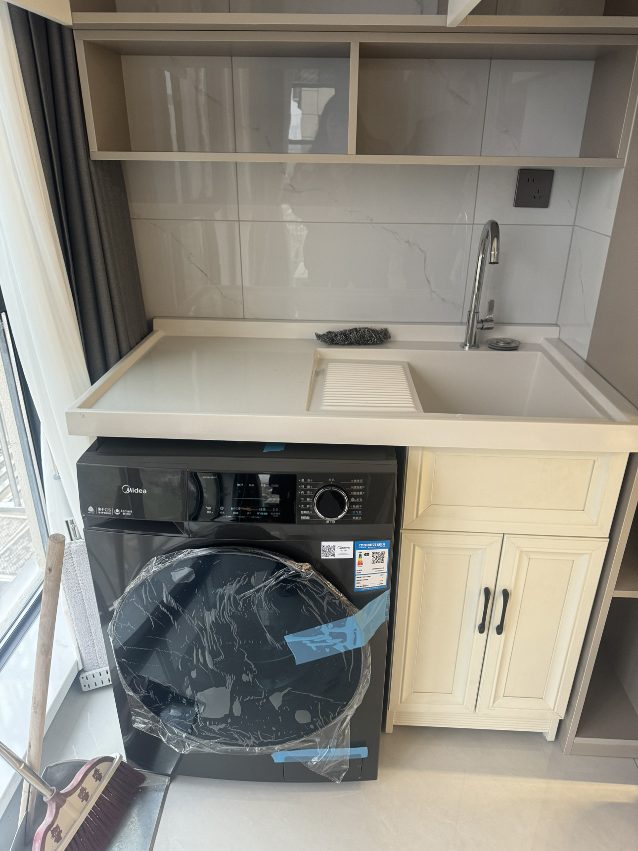 美的(Midea)滚筒洗衣机全自动10公斤智能变频 洗烘一体家用大容量除菌除螨智能投放 快净科技 MD100V58WIT晒单图