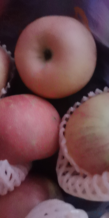 正宗烟台红富士苹果 9.5-10斤带箱 单果80-85mm 新鲜水果 陈小四水果 山东烟台苹果晒单图