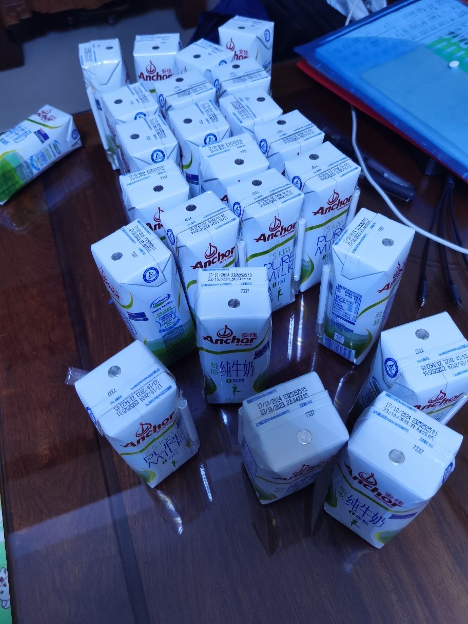 苏宁宜品自营 安佳(Anchor) 脱脂纯牛奶 250ml*24盒/箱装 新西兰进口晒单图