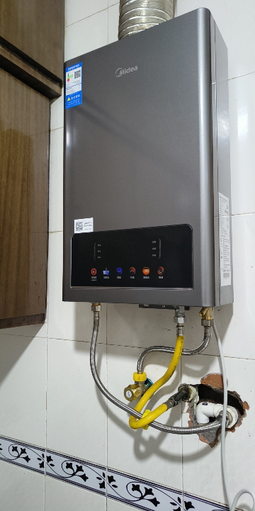 美的燃气热水器家用16升天然气恒温升洗澡即热强排式智能JSQ30-TC5S晒单图