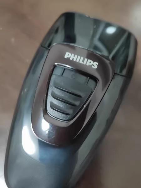 飞利浦(PHILIPS) 电动剃须刀 PQ206 男士刮胡刀胡须刀电须刀双刀头干电池式晒单图