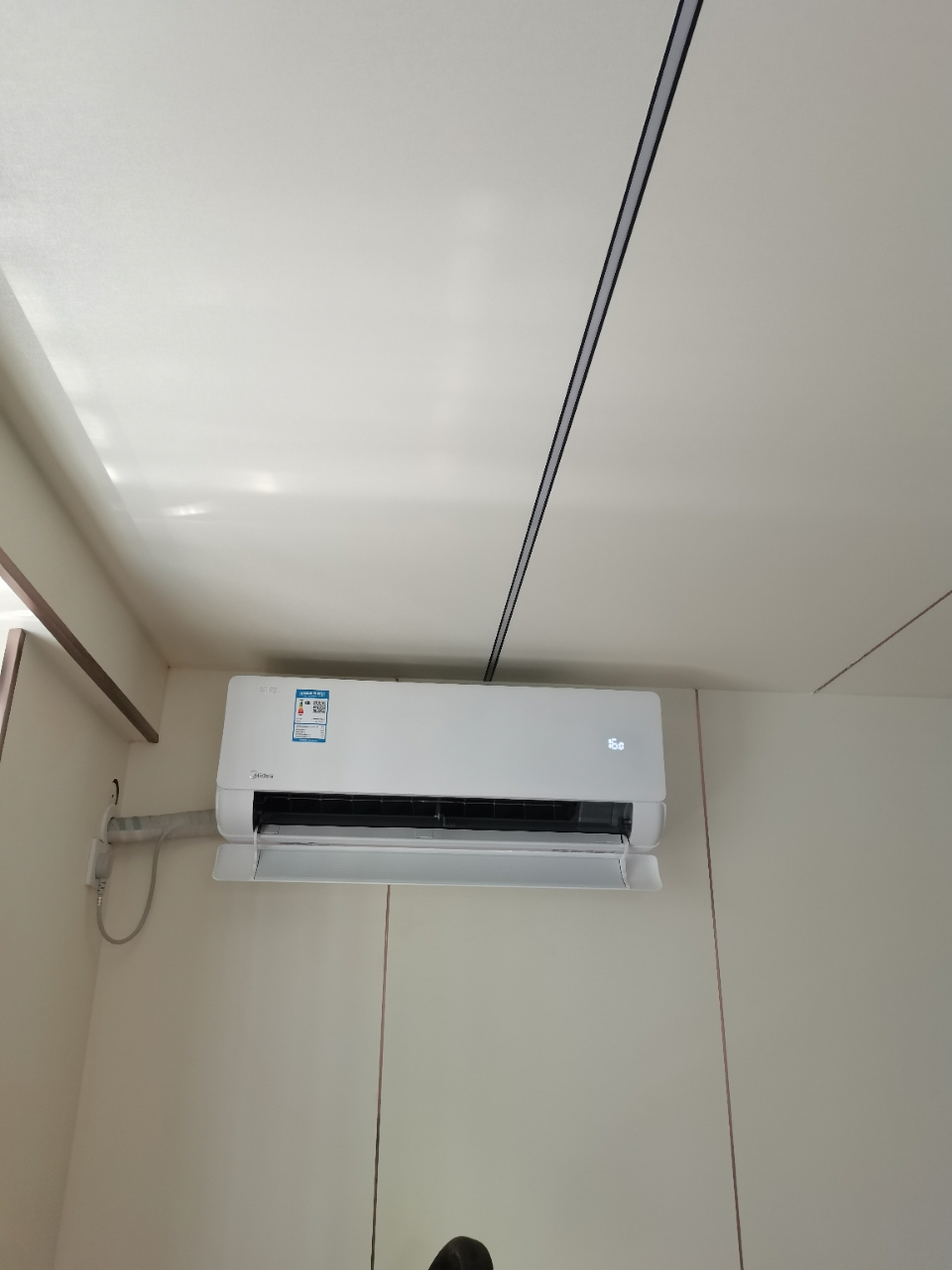 美的空调挂机2匹机煌新一级能效智能变频大风量冷暖防直吹壁挂式空调挂式卧室双层大导风板带冷媒环KFR-46GW/JH1-1晒单图