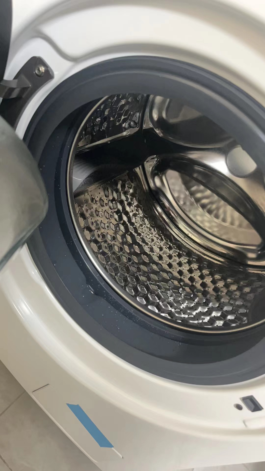 小天鹅(LittleSwan)滚筒洗衣机 10KG超薄 水魔方冷水洗 1.1洗净比 彩屏智投除菌 TG100VC806W晒单图