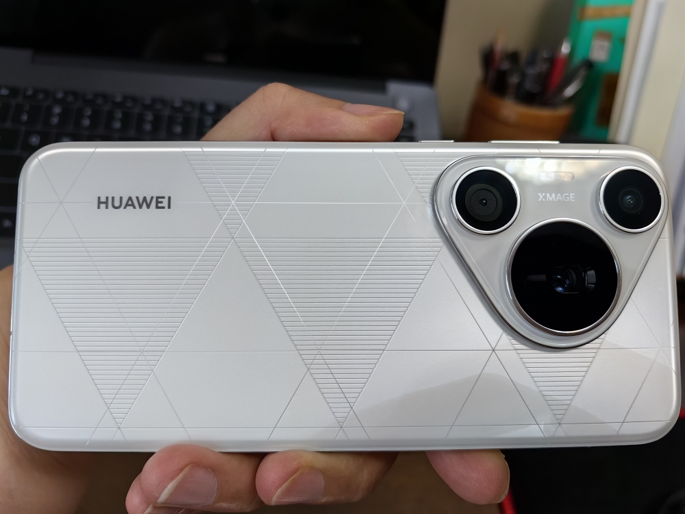 华为/HUAWEI Pura 70 Pro+ 16GB+512GB 弦乐白 超高速风驰闪拍 超聚光微距长焦 双卫星通信 华为P70智能旗舰手机晒单图