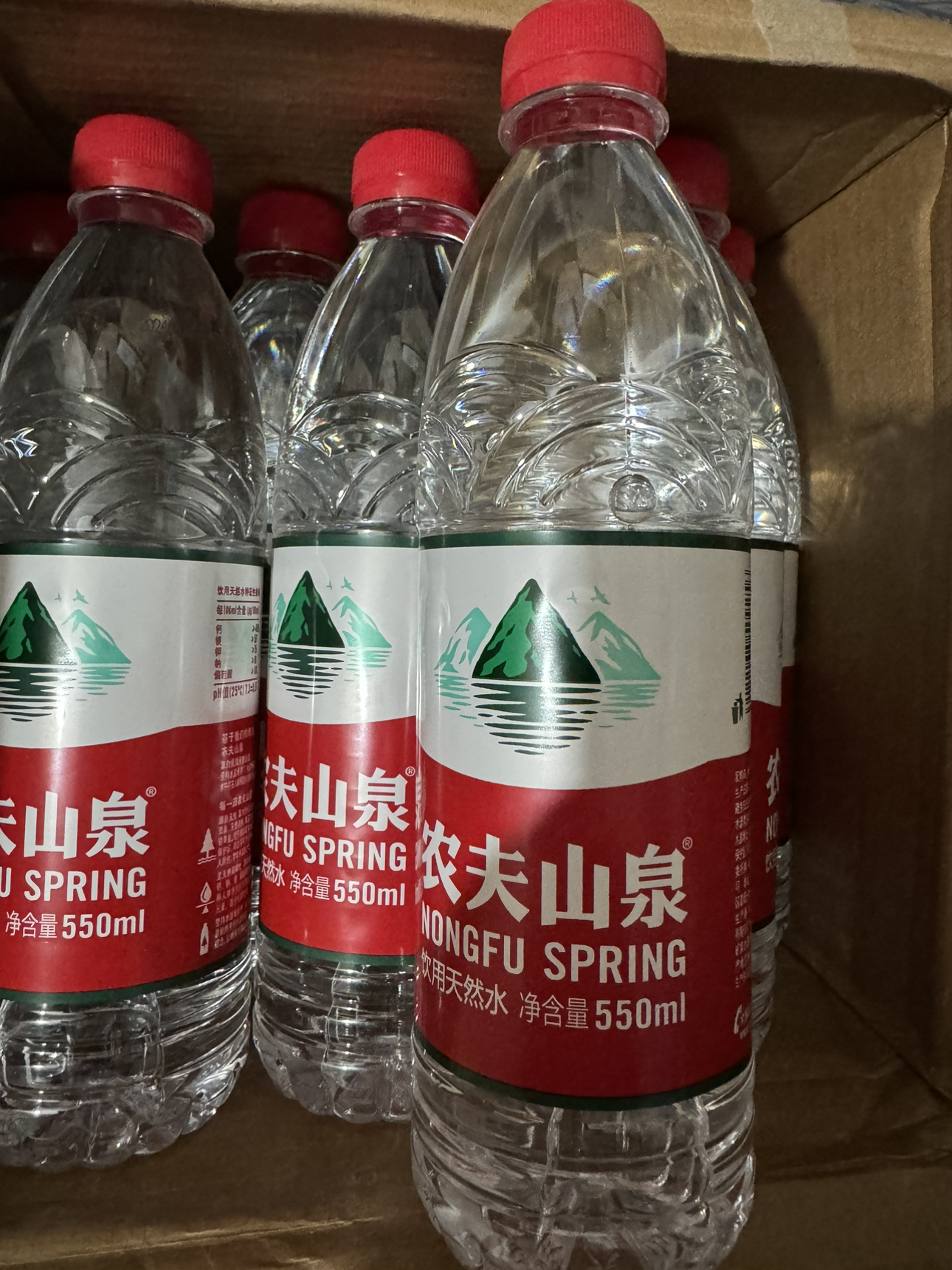 农夫山泉 饮用天然水550ml*24瓶整箱晒单图