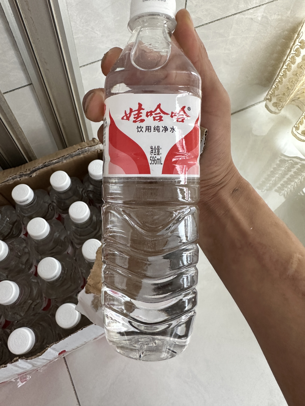 娃哈哈纯净水596ml*24瓶大瓶整箱装饮用水非矿泉水特价娃哈哈正品晒单图