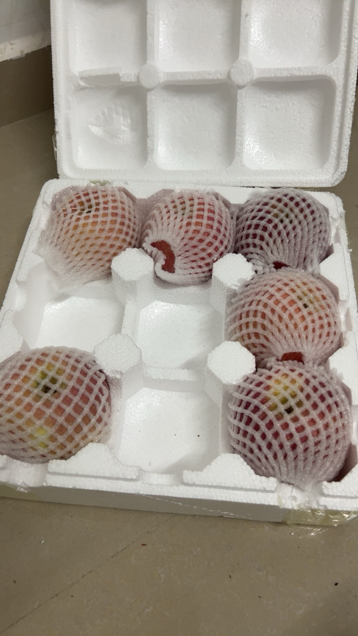 正宗烟台红富士苹果 5斤 单果70-75mm 新鲜水果 陈小四水果 山东烟台苹果晒单图