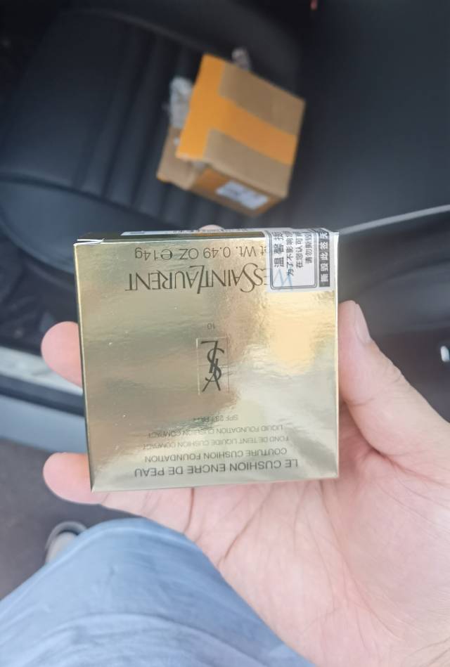 圣罗兰(YSL)持妆遮瑕防晒粉底液遮瑕持久皮气垫14g YSL气垫B10适合偏白肤/色晒单图
