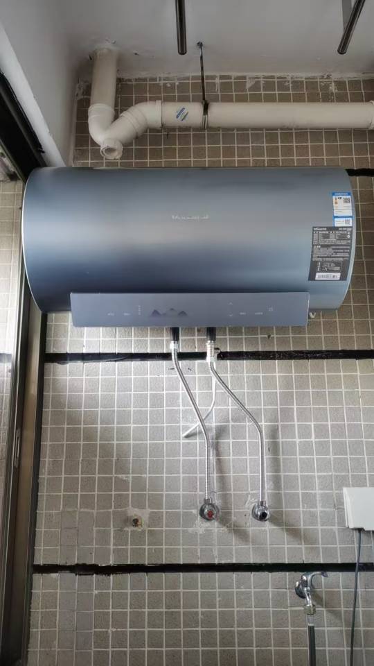 万和(Vanward)[气泡洗润养肤 长白山R8Pro]60升电热水器 杀菌去农残 FOF抑垢鲜活水免镁3300W速热晒单图