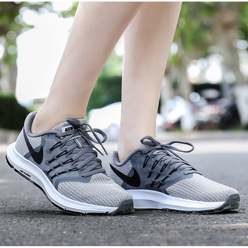 耐克NIKE 2017 秋 女 跑鞋 WMNS NIKE RUN SWIFT 909006-011
