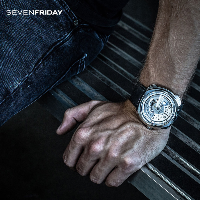 七个星期五(SEVENFRIDAY) 正品瑞表7个七个星期五男士手表皮带机械V1/01高清大图