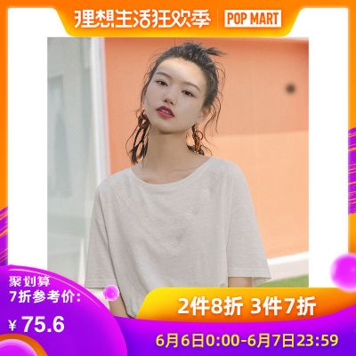 茵曼T恤女2019夏装新款棉麻圆领落肩袖绣花文艺半袖白色宽松上衣