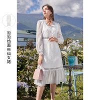 三彩2021春季新款V领泡泡绉中长白色连衣裙高腰A字灯笼袖仙女裙