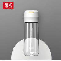 富光 优格系列 塑料杯大容量杯子男女便携式时尚太空杯学生水杯运动带盖茶杯白色 600ML