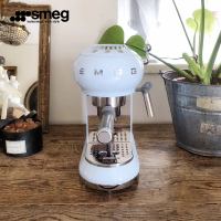 SMEG/斯麦格独立式半自动咖啡机 ECF01淡蓝色