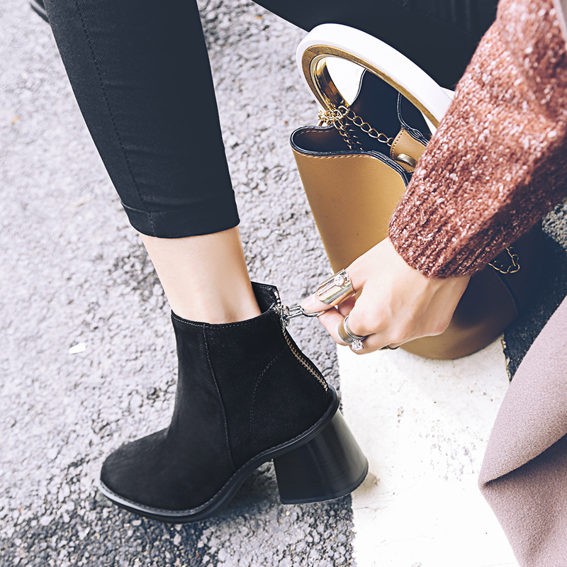 2017秋冬新款短靴牛反绒橡胶底高跟粗跟金属装饰欧美风后拉链方头女靴