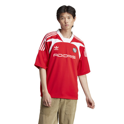 adidas originals三叶草 三道杠Logo印花休闲宽松运动V领短袖足球衣 男款 红色 IW3637