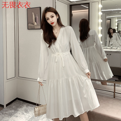 无畏衣衣 2020春季新款白色韩国时尚抽绳收腰甜美清新V领连衣裙
