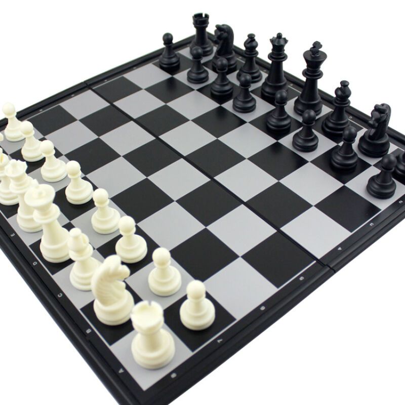ZHUOFEI桌飞折叠磁性国际象棋便携6-14岁儿童玩具大号棋盘立体磁性棋子玩具李杯比赛专用棋4812国际象棋32*32
