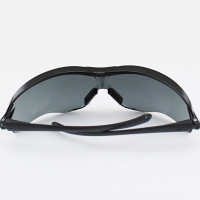 3M10435护目镜 骑行摩托车风镜 开车防尘防风沙墨镜 强光防紫外线防护眼镜